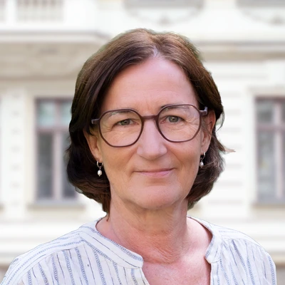 Kirsten Mainzer, Fachkinderkrankenschwester & Pflegedirektion Pädiatrie bei PNT